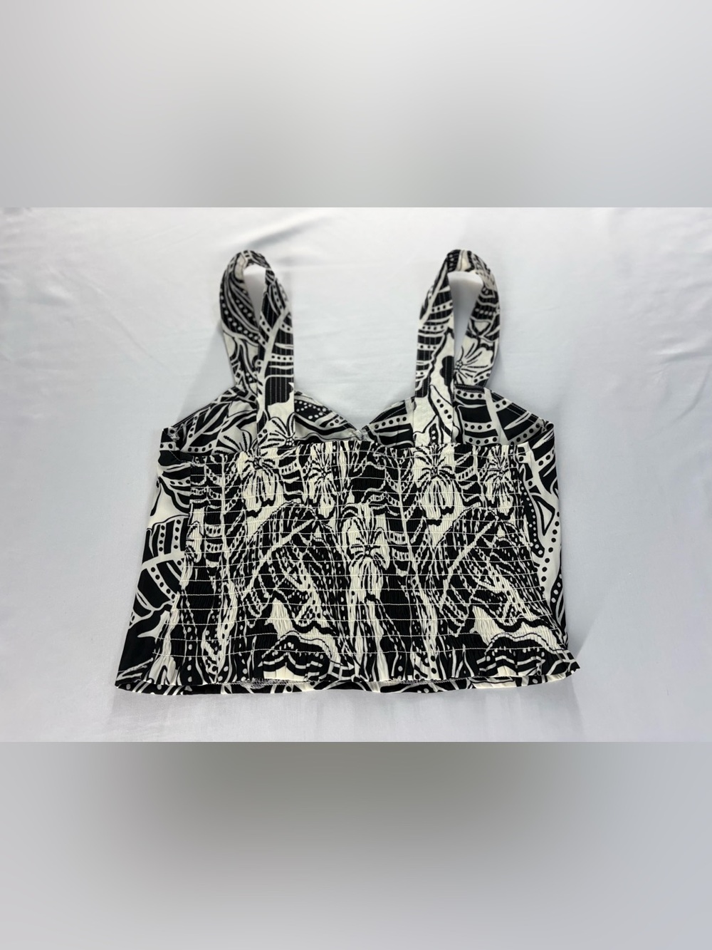Rose + Olive Tropical Floral Crop Top Black White Size M NWT - Picture 4 of 9